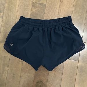 LULULEMON Hotty Hot Lined Short 2.5” SIZE 4